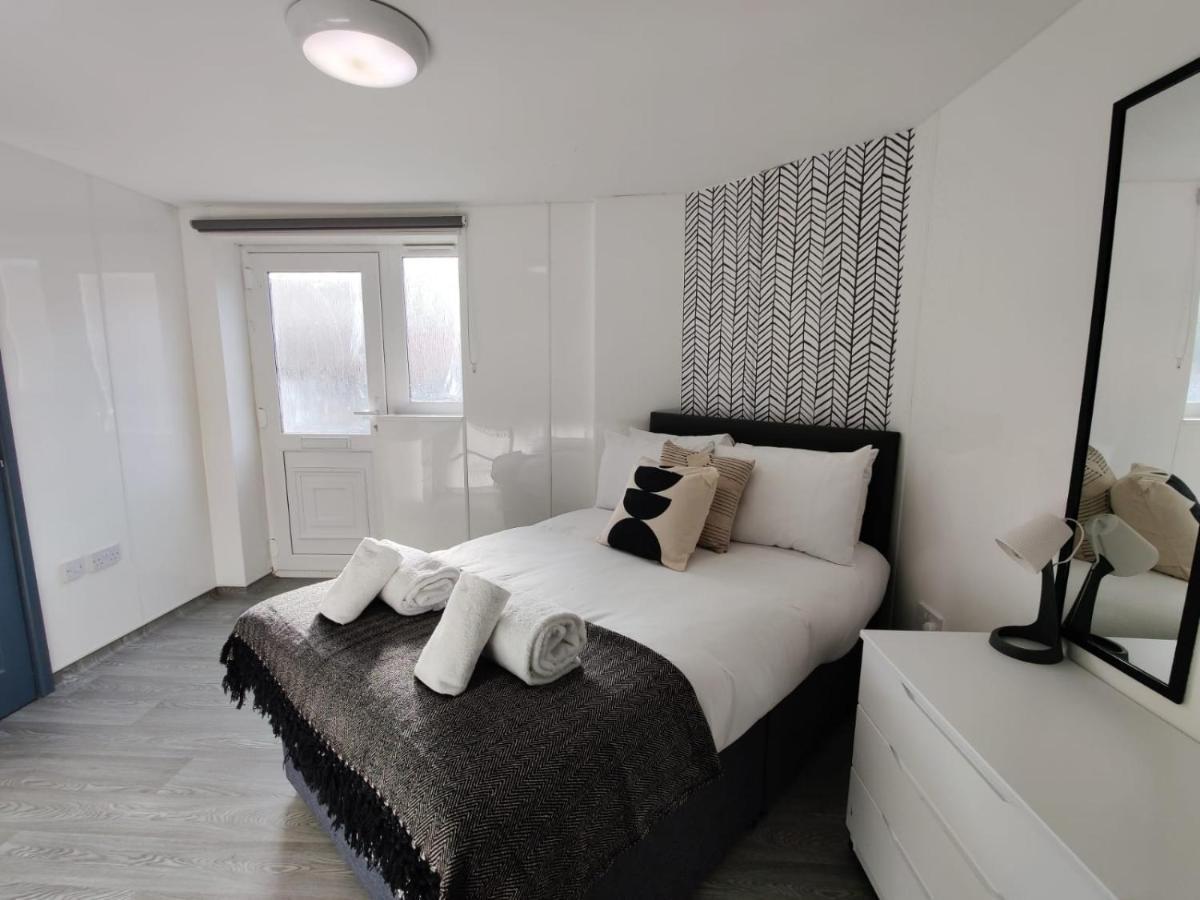 Double Ensuite Rooms 스완지 외부 사진