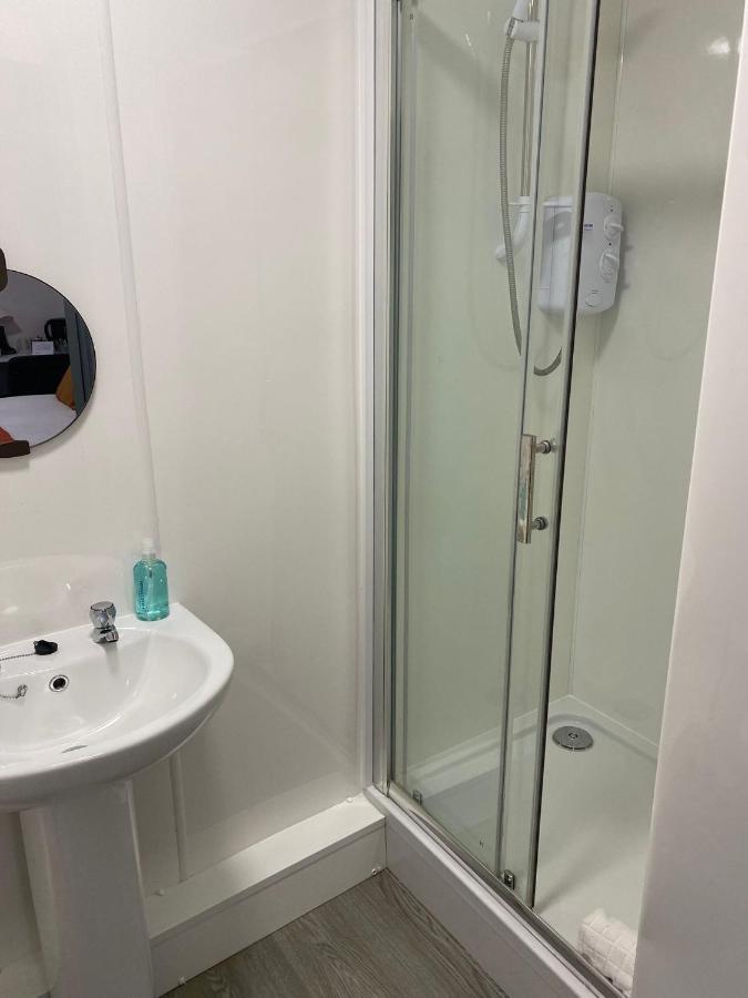 Double Ensuite Rooms 스완지 외부 사진