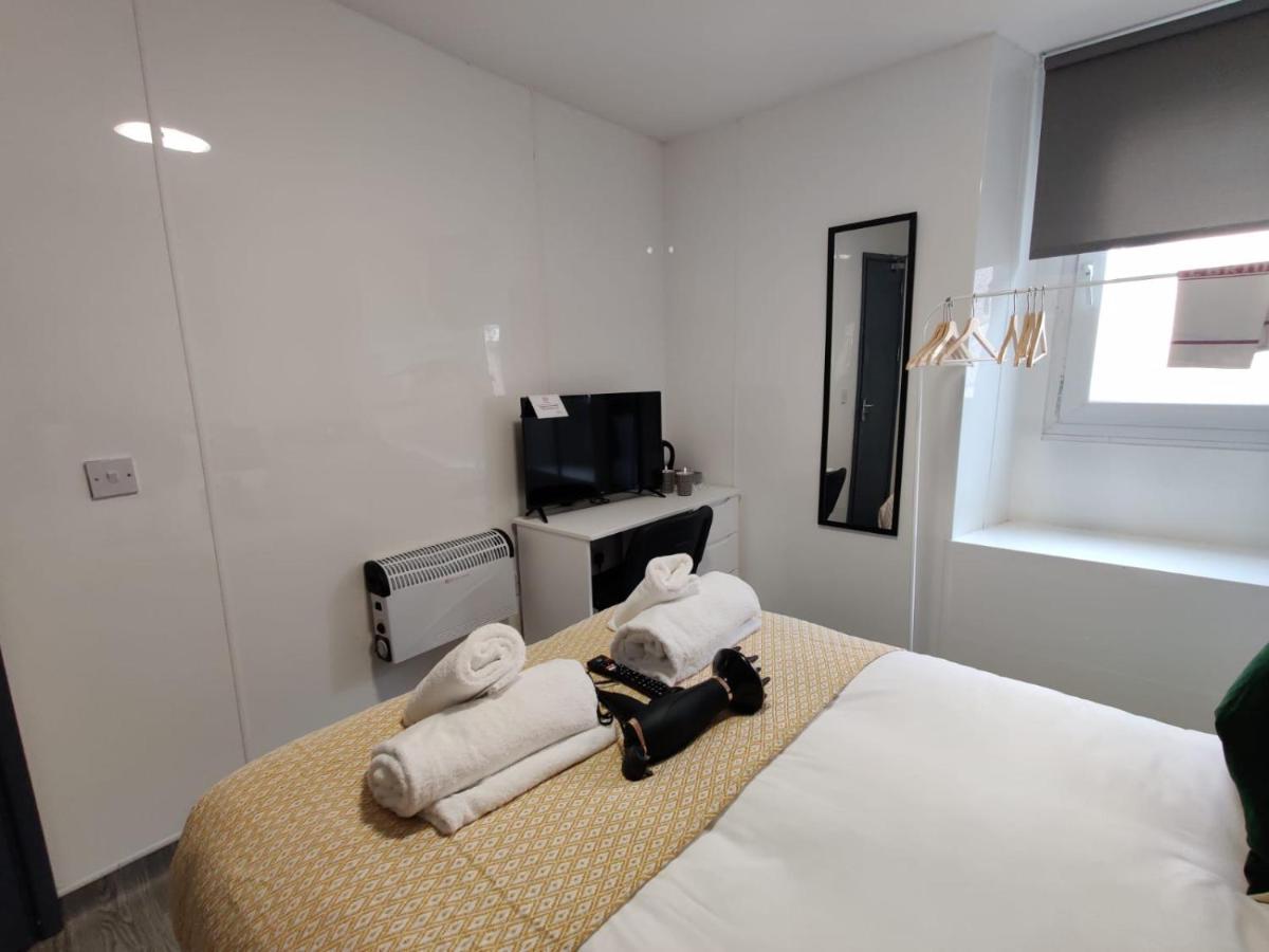Double Ensuite Rooms 스완지 외부 사진