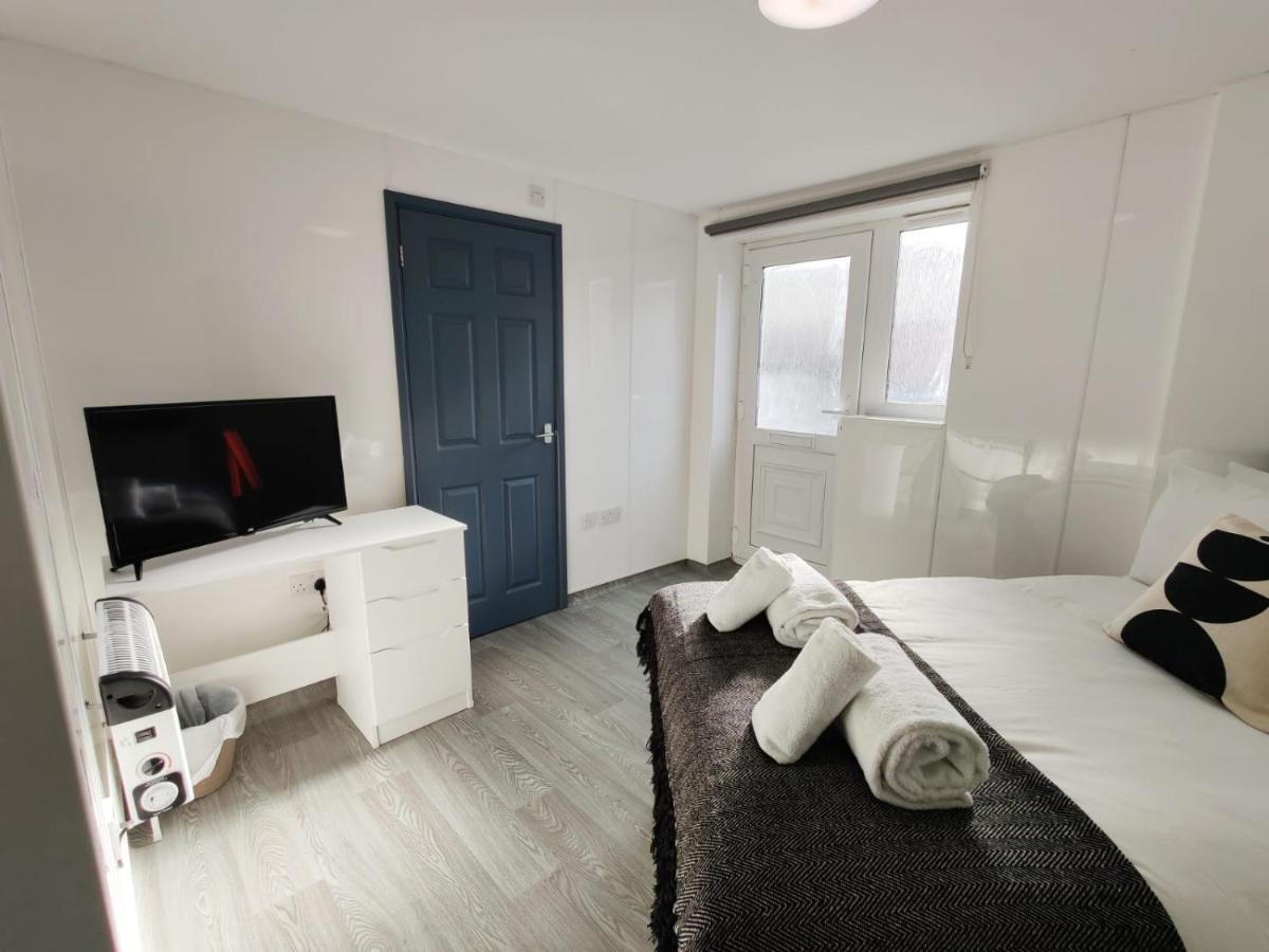 Double Ensuite Rooms 스완지 외부 사진