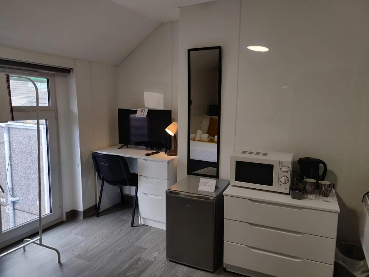 Double Ensuite Rooms 스완지 외부 사진