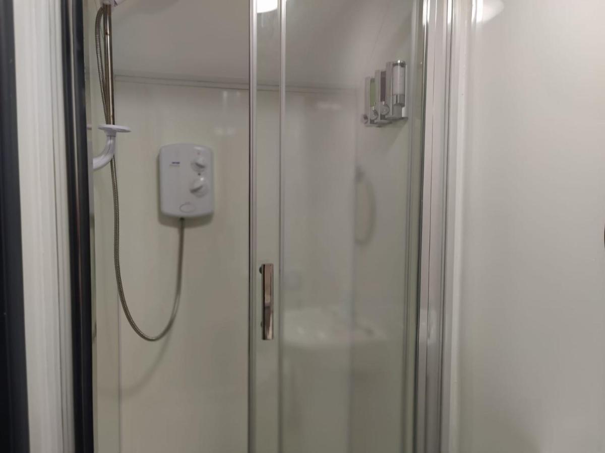 Double Ensuite Rooms 스완지 외부 사진